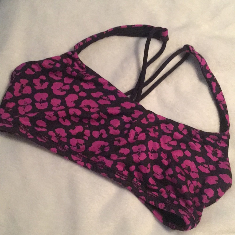 Lululemon sports bra